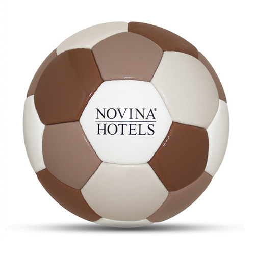 Werbeball Novina Hotels Firmenfußball mit Logo